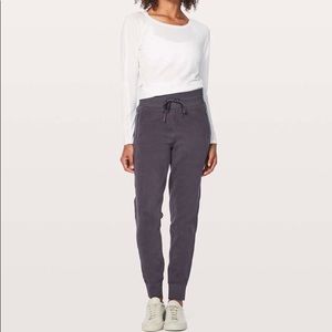 Lululemon Get Going Jogger Size 2 (Dark Shadow)
